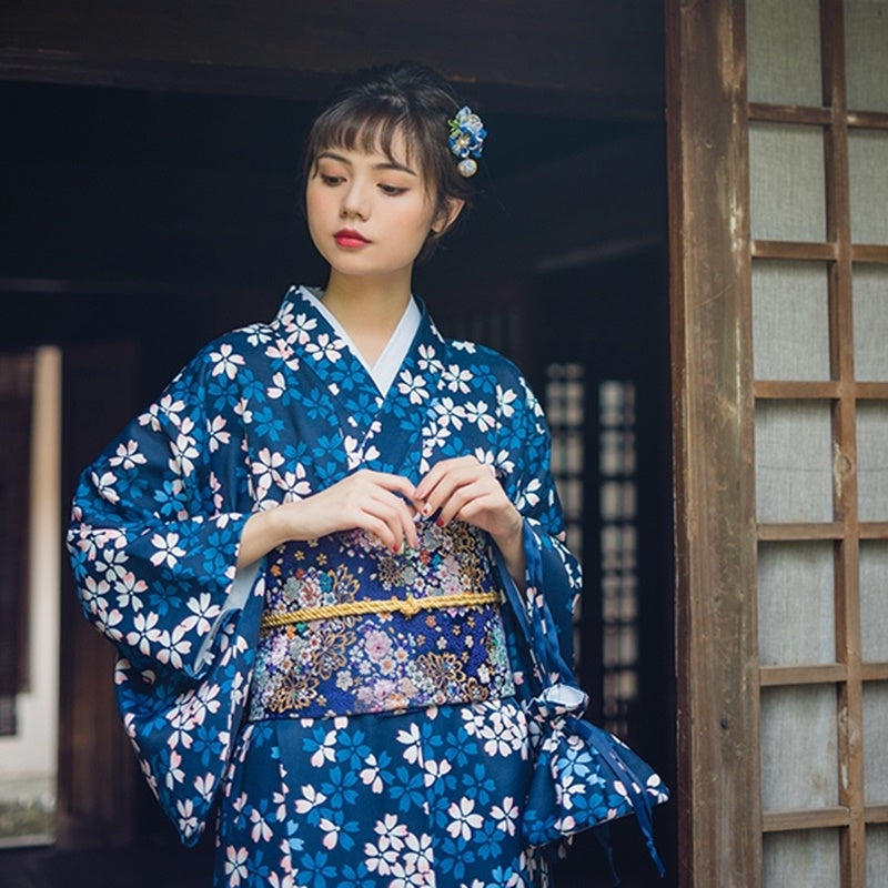 Kimono Femme Asiatique