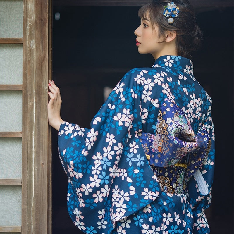 Kimono Femme Asiatique