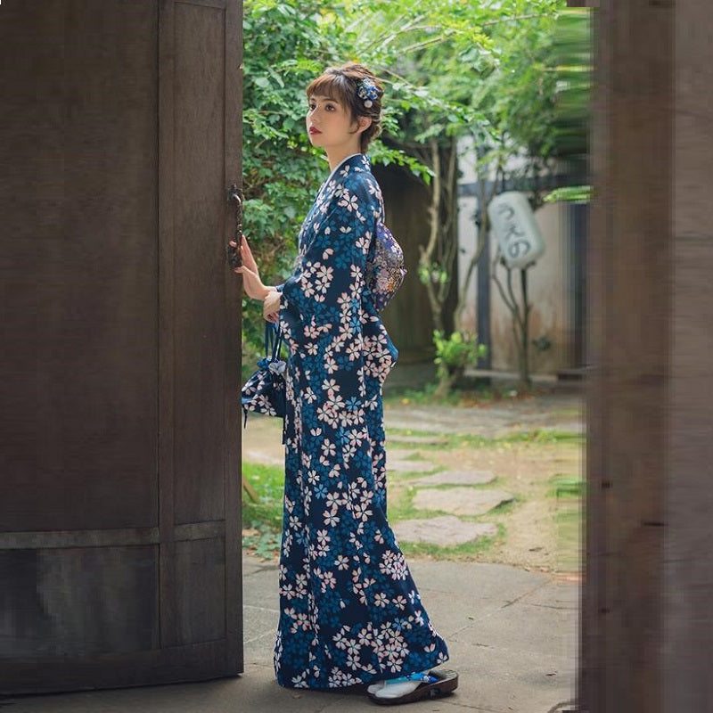 Kimono Femme Asiatique