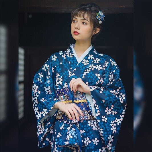 Kimono Femme Asiatique