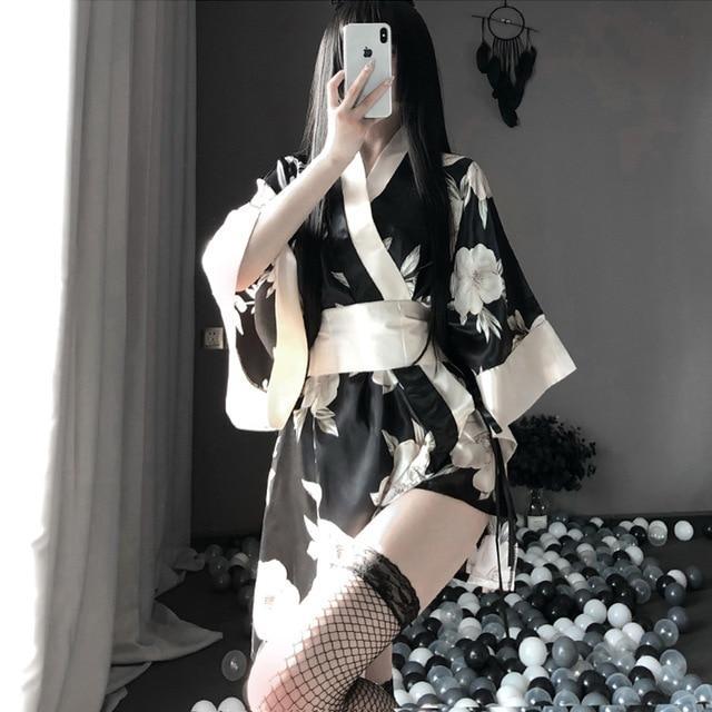 Kimono Sexy Geisha