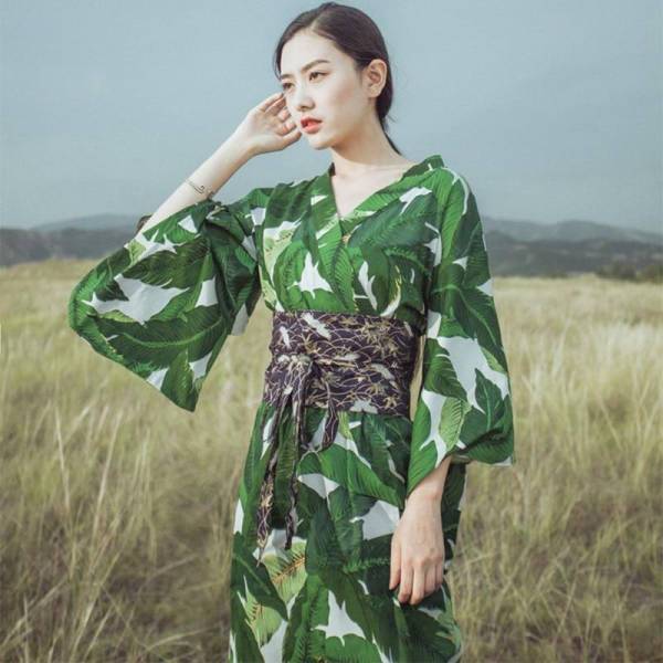 Yukata Femme Motif Tropical